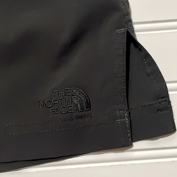 NorthFace- Women’s Skort - Size 8 - Picture 6 of 8